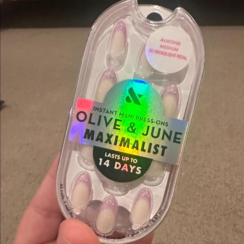 Olive & June Medium Almond 3D Iridescent Petal French Press-On Nails